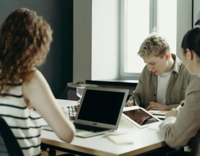 biznax-post1-min biznax-post1-min